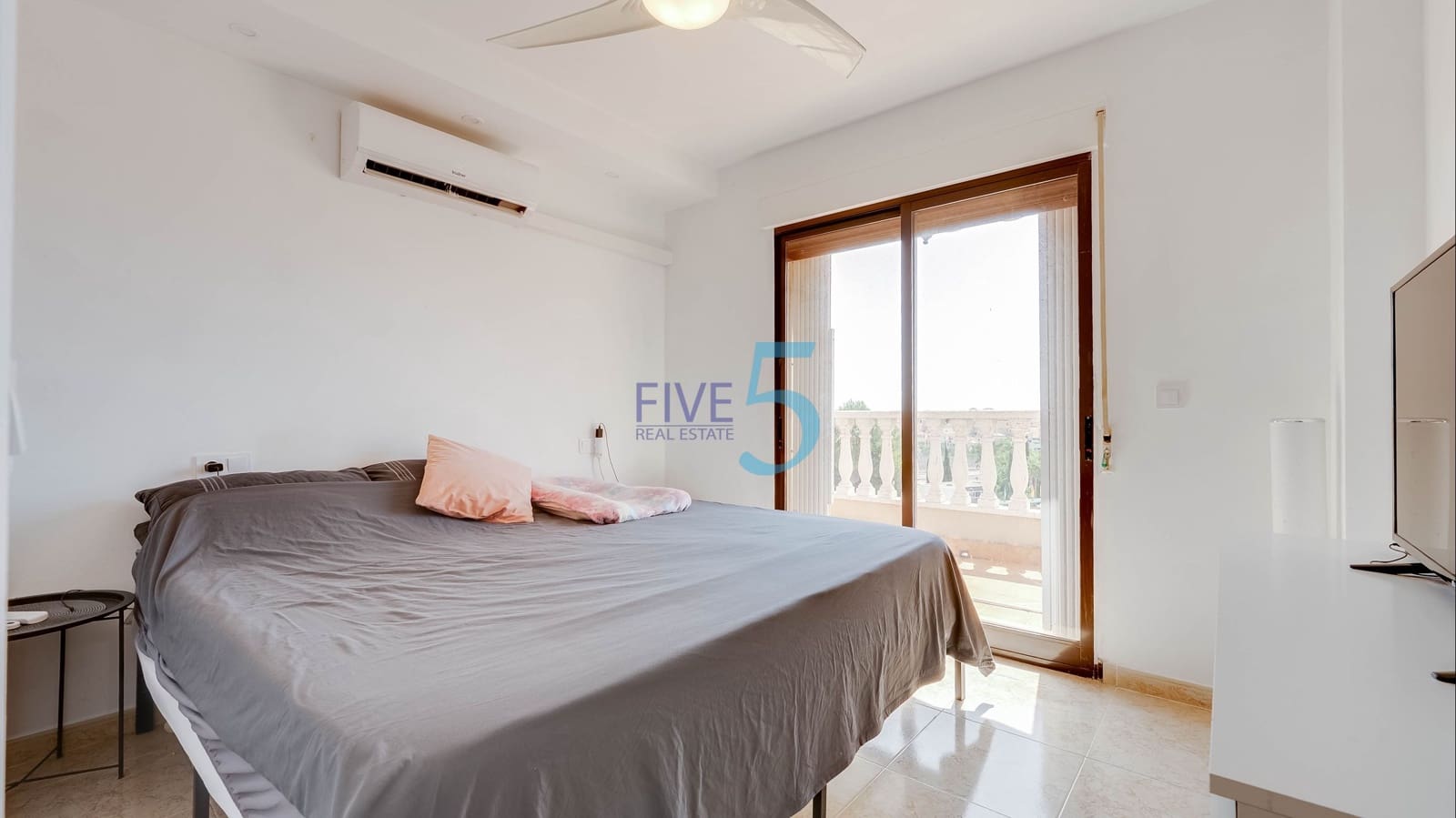 3 camera da letto Villa in vendita in Villamartin con piscina garage - 218.000 € (Rif: 9872186)