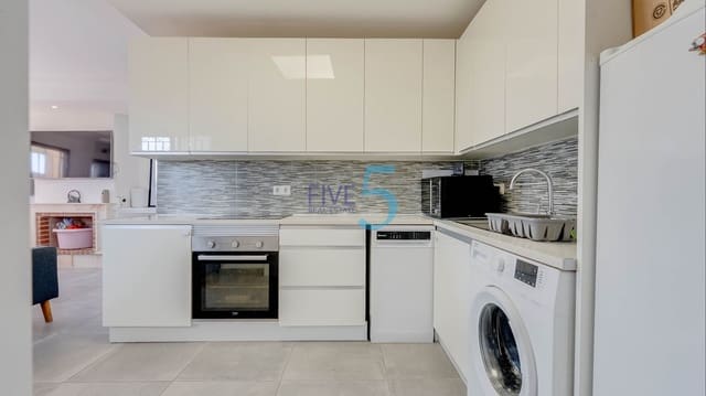 3 soveværelse Villa til salg i Villamartin, Orihuela med swimmingpool garage - € 218.000 (Ref: 9872186)