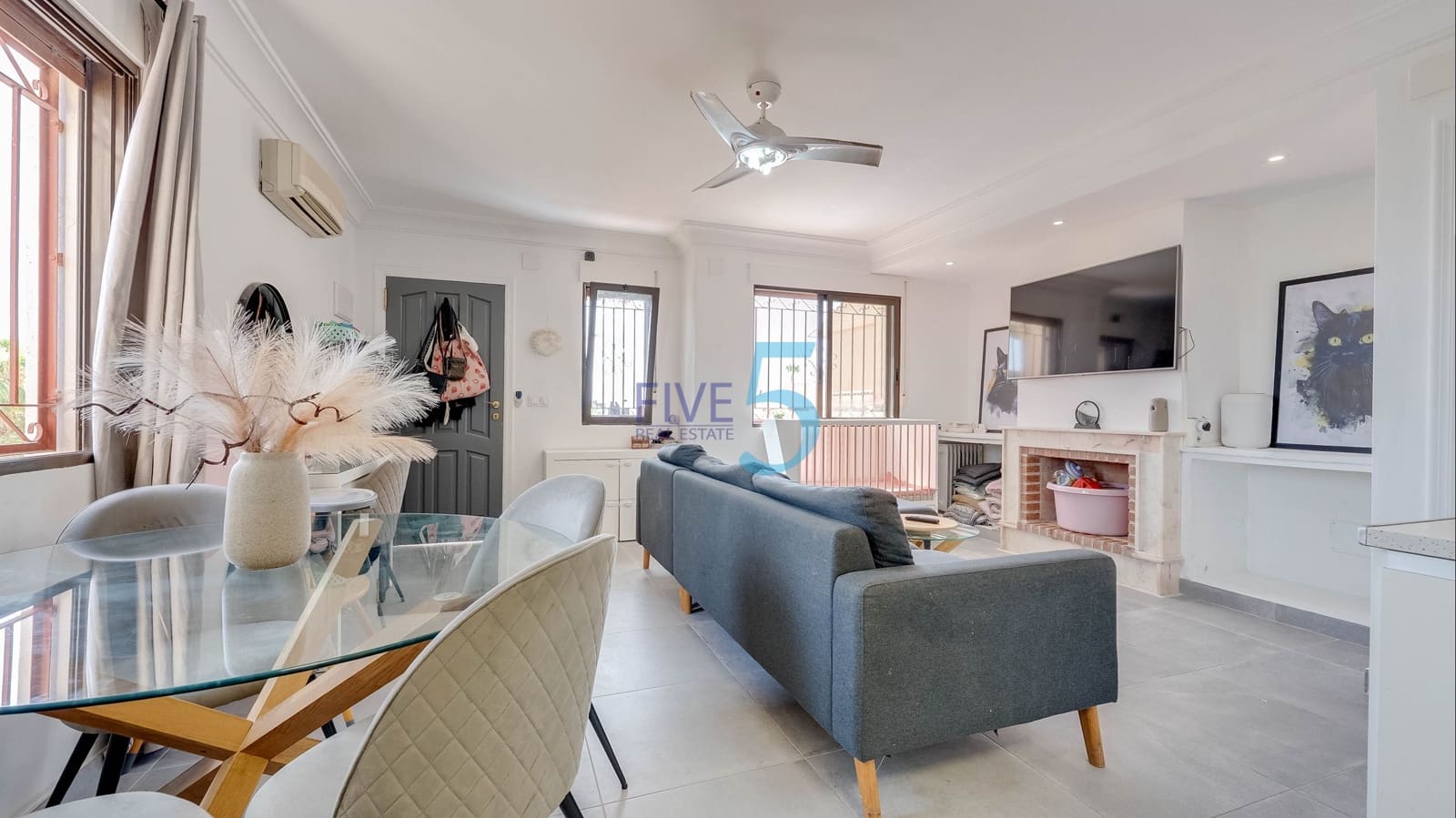 3 camera da letto Villa in vendita in Villamartin con piscina garage - 218.000 € (Rif: 9872186)