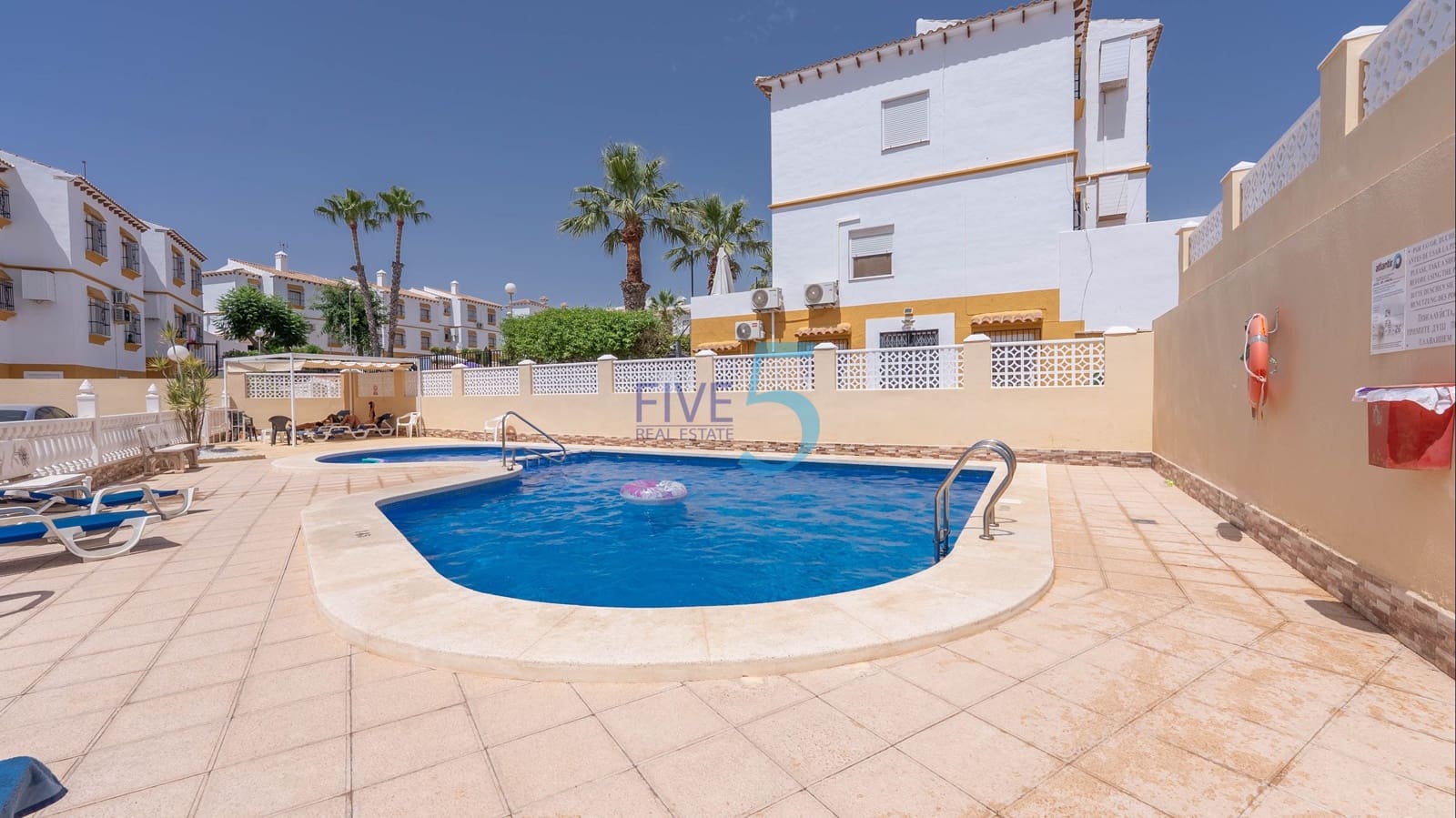 3 camera da letto Villa in vendita in Villamartin con piscina garage - 218.000 € (Rif: 9872186)