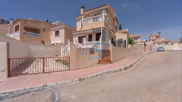 3 soveværelse Villa til salg i Villamartin, Orihuela med swimmingpool garage - € 218.000 (Ref: 9872186)