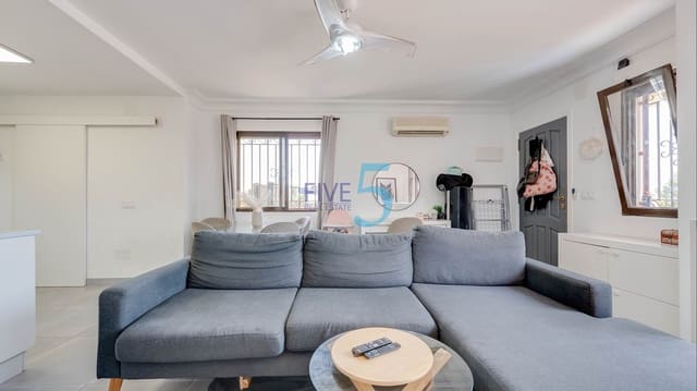 3 soveværelse Villa til salg i Villamartin, Orihuela med swimmingpool garage - € 218.000 (Ref: 9872186)