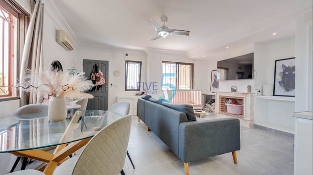 3 soveværelse Villa til salg i Villamartin, Orihuela med swimmingpool garage - € 218.000 (Ref: 9872186)