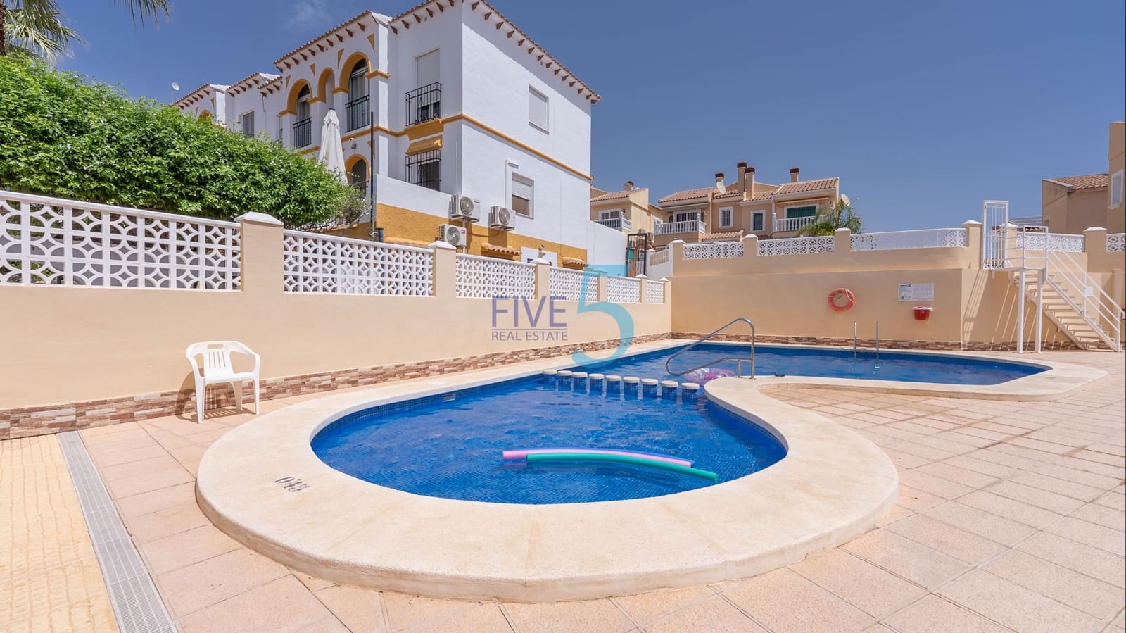 3 camera da letto Villa in vendita in Villamartin con piscina garage - 218.000 € (Rif: 9872186)