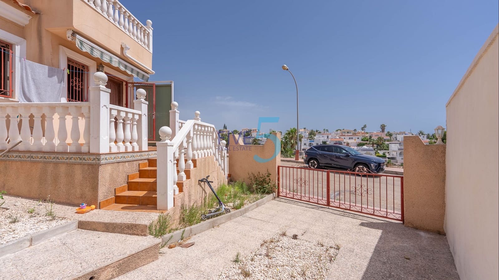 3 camera da letto Villa in vendita in Villamartin con piscina garage - 218.000 € (Rif: 9872186)