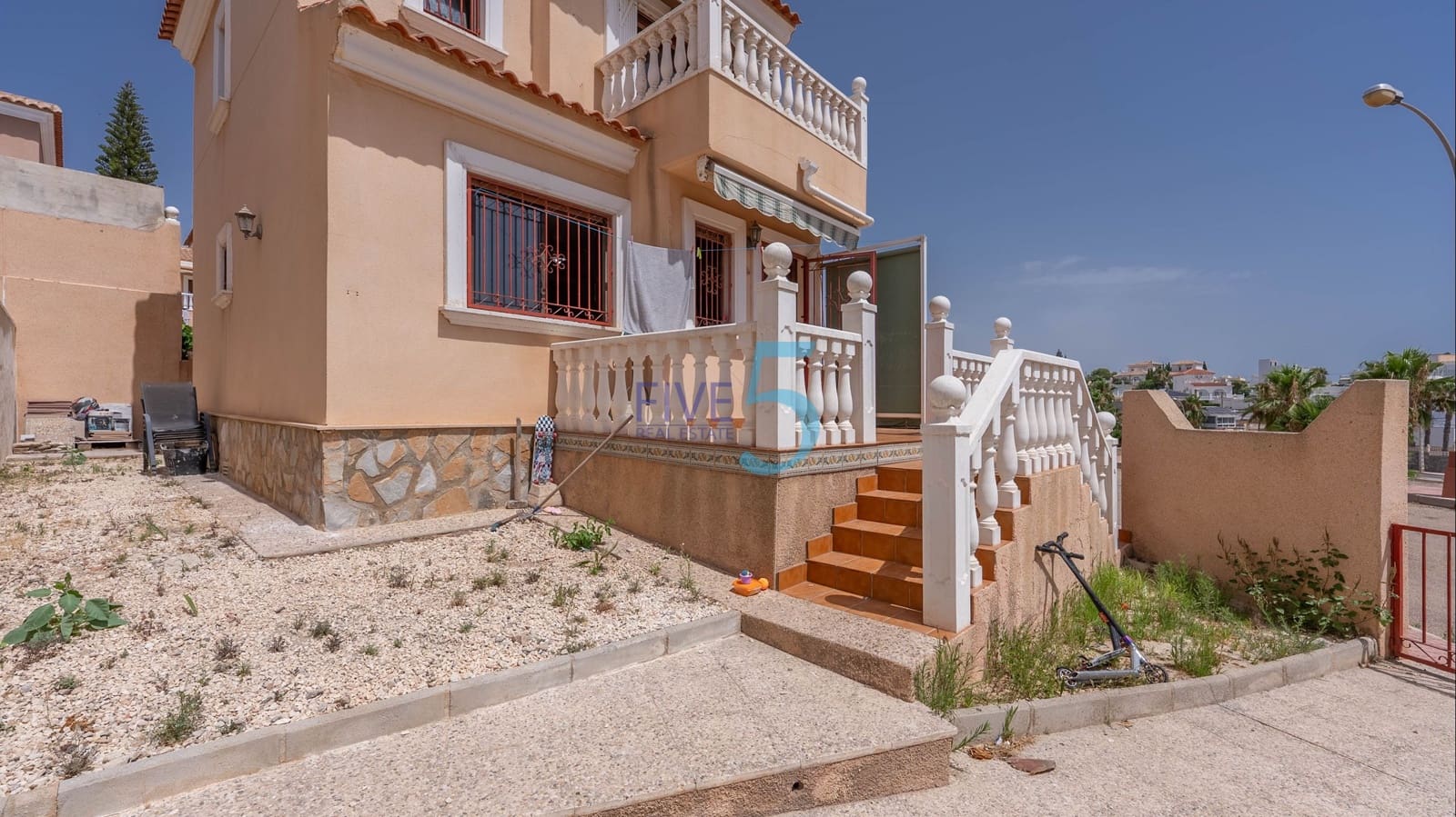 3 camera da letto Villa in vendita in Villamartin con piscina garage - 218.000 € (Rif: 9872186)
