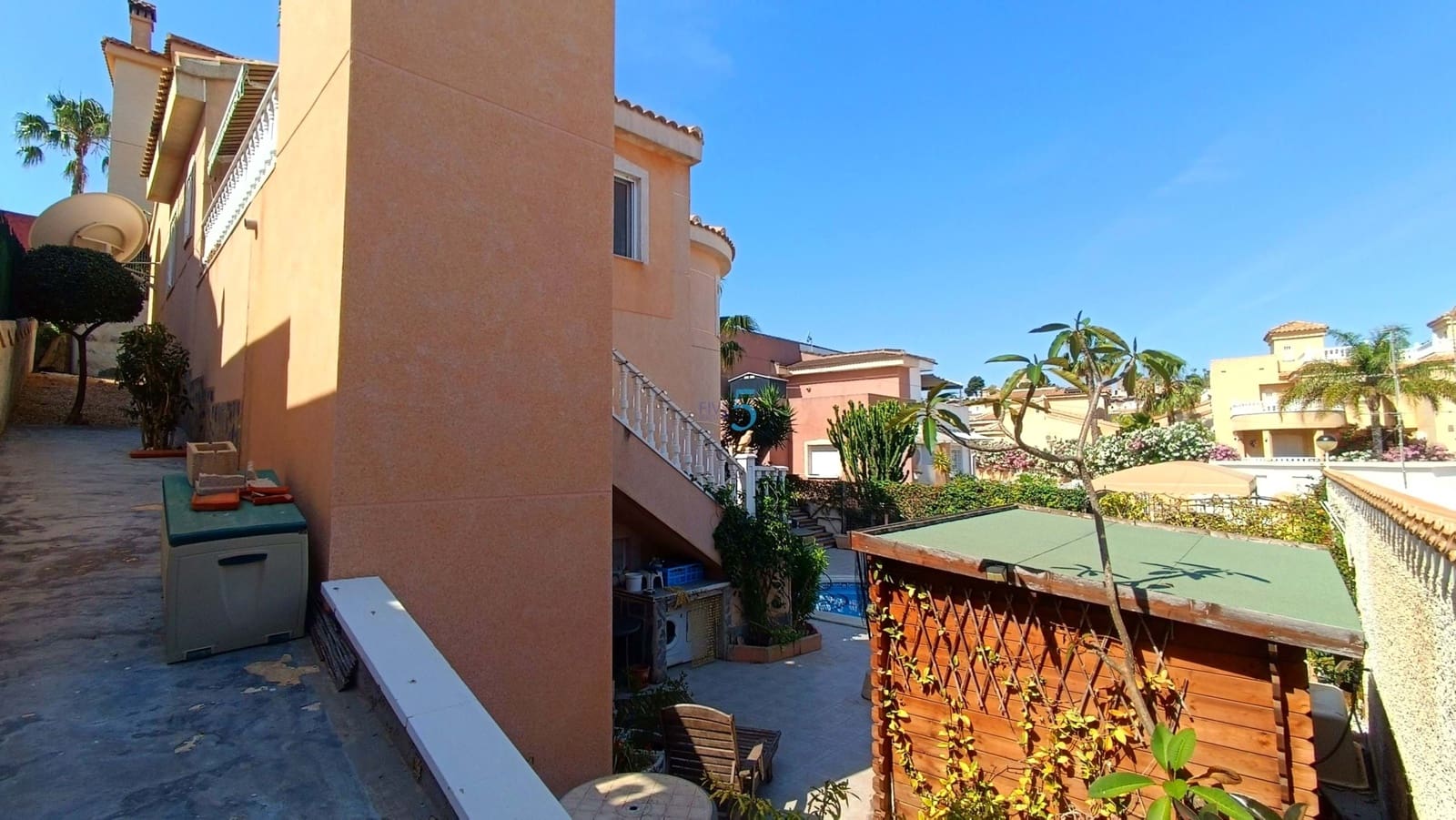 2 sovrum Villa till salu i Ciudad Quesada med pool - 325 000 € (Ref: 9872829)