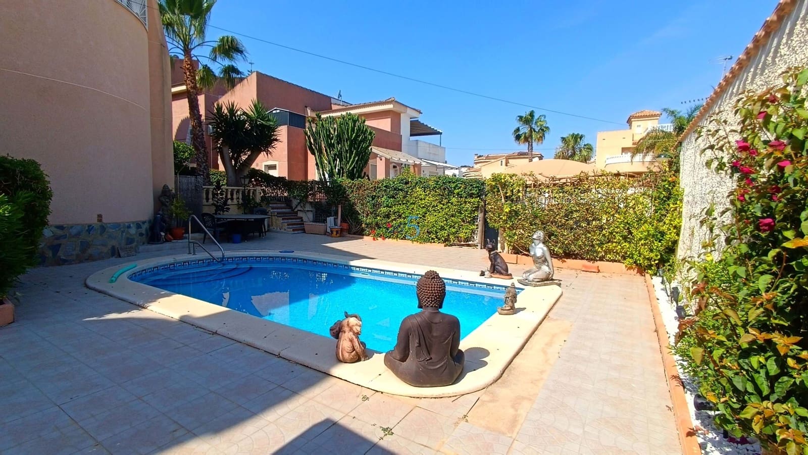 2 sovrum Villa till salu i Ciudad Quesada med pool - 325 000 € (Ref: 9872829)