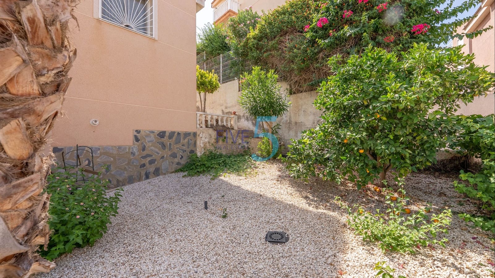 2 soveværelse Villa til salg i Ciudad Quesada med swimmingpool - € 325.000 (Ref: 9872829)