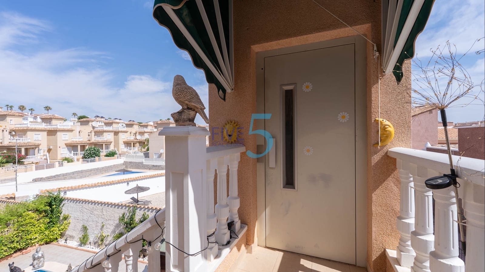 2 soveværelse Villa til salg i Ciudad Quesada med swimmingpool - € 325.000 (Ref: 9872829)
