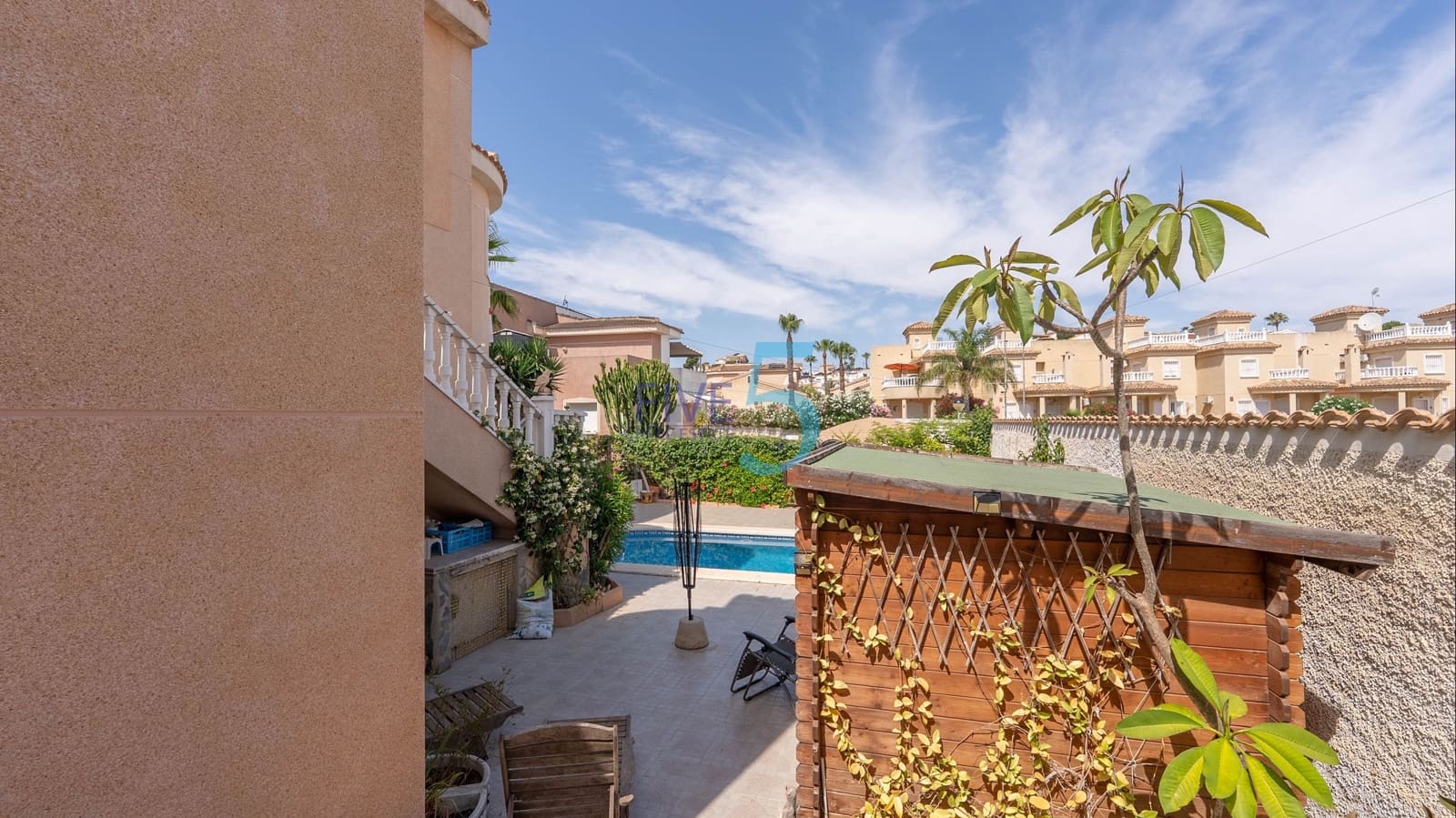 2 soveværelse Villa til salg i Ciudad Quesada med swimmingpool - € 325.000 (Ref: 9872829)