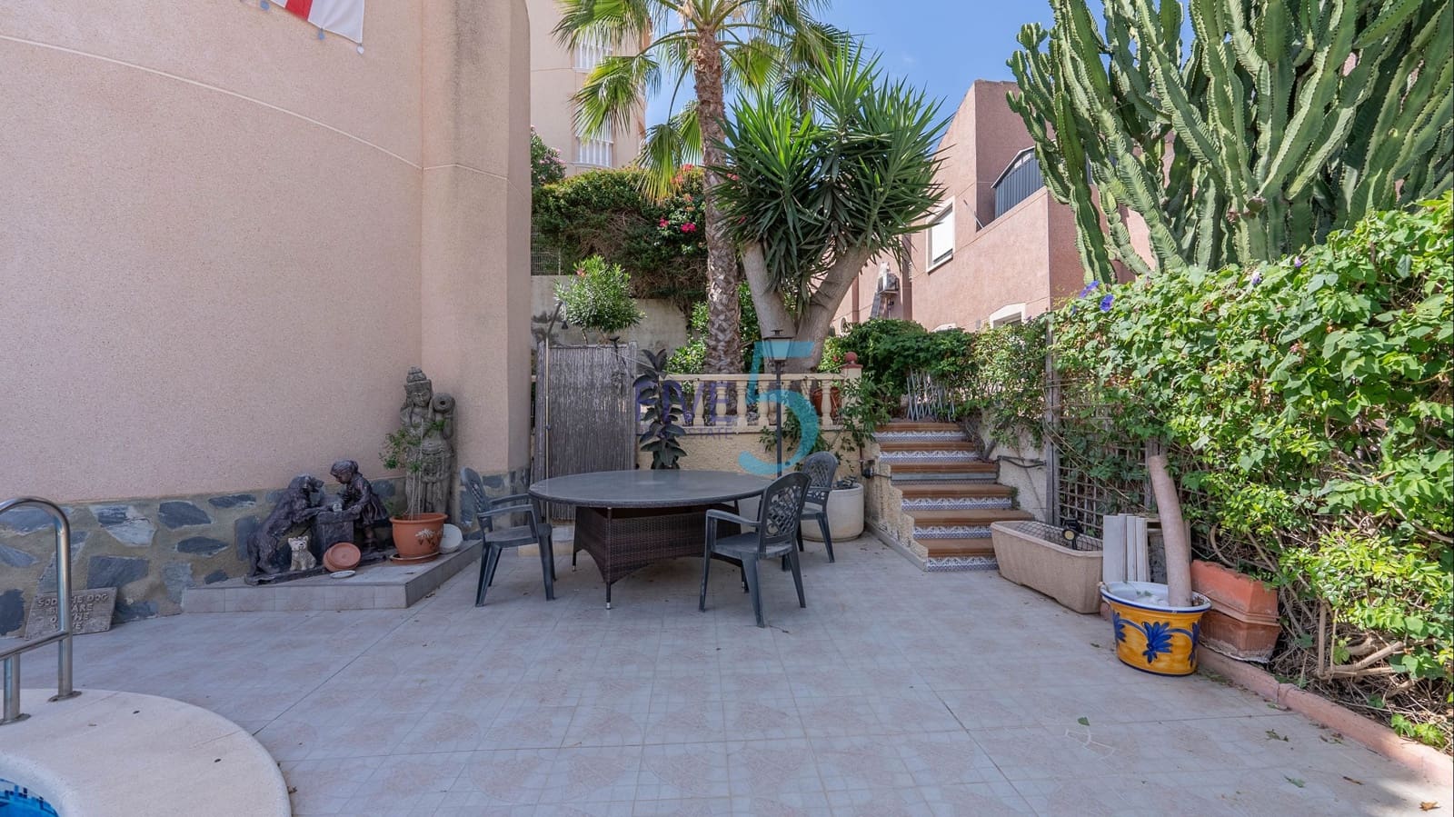 2 soveværelse Villa til salg i Ciudad Quesada med swimmingpool - € 325.000 (Ref: 9872829)