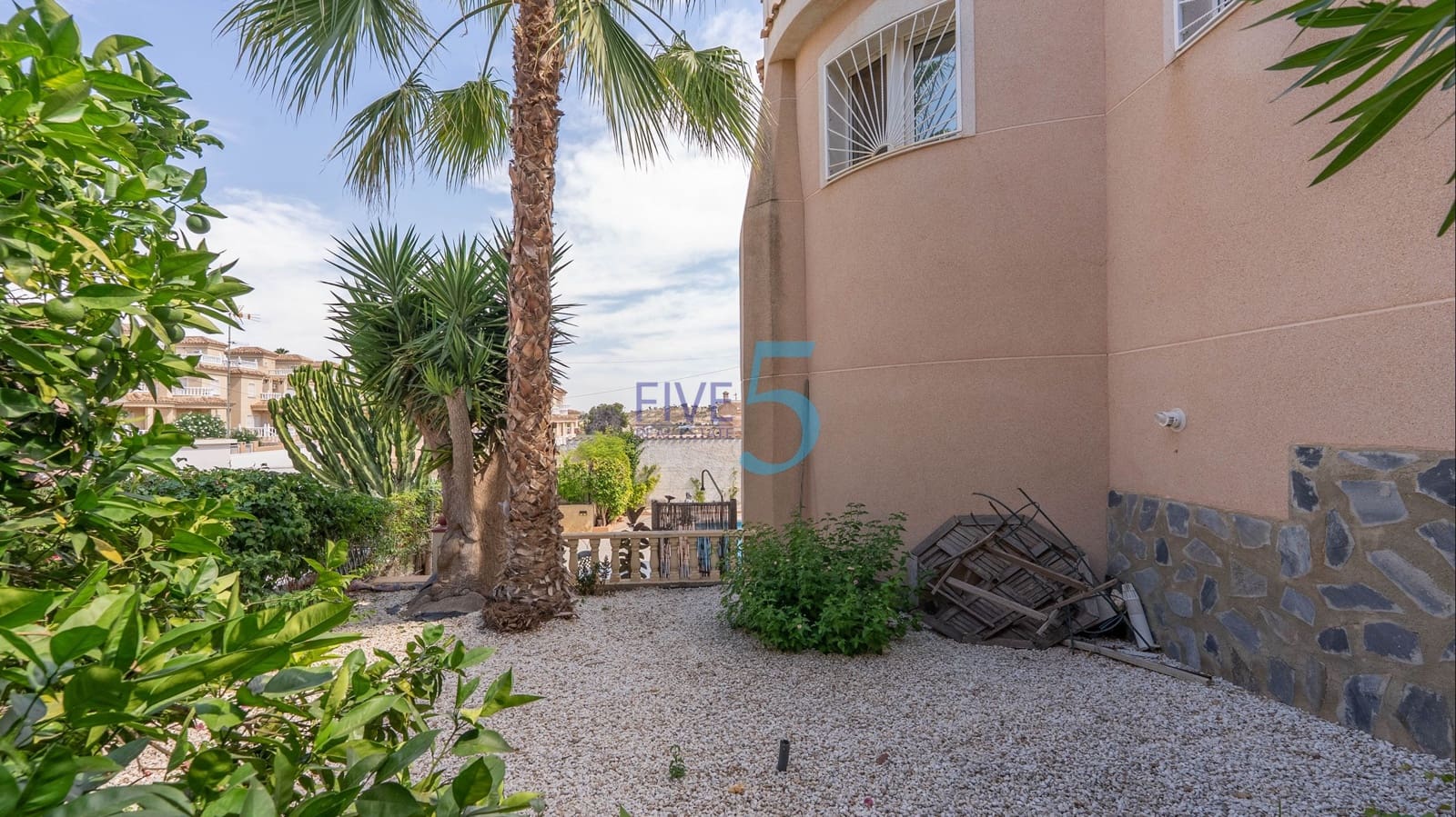2 soveværelse Villa til salg i Ciudad Quesada med swimmingpool - € 325.000 (Ref: 9872829)