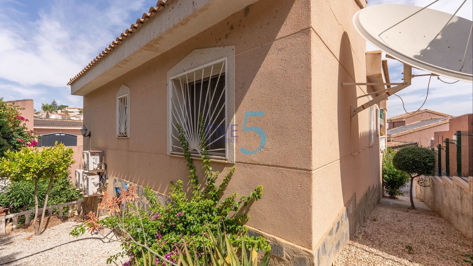 2 soveværelse Villa til salg i Ciudad Quesada med swimmingpool - € 325.000 (Ref: 9872829)