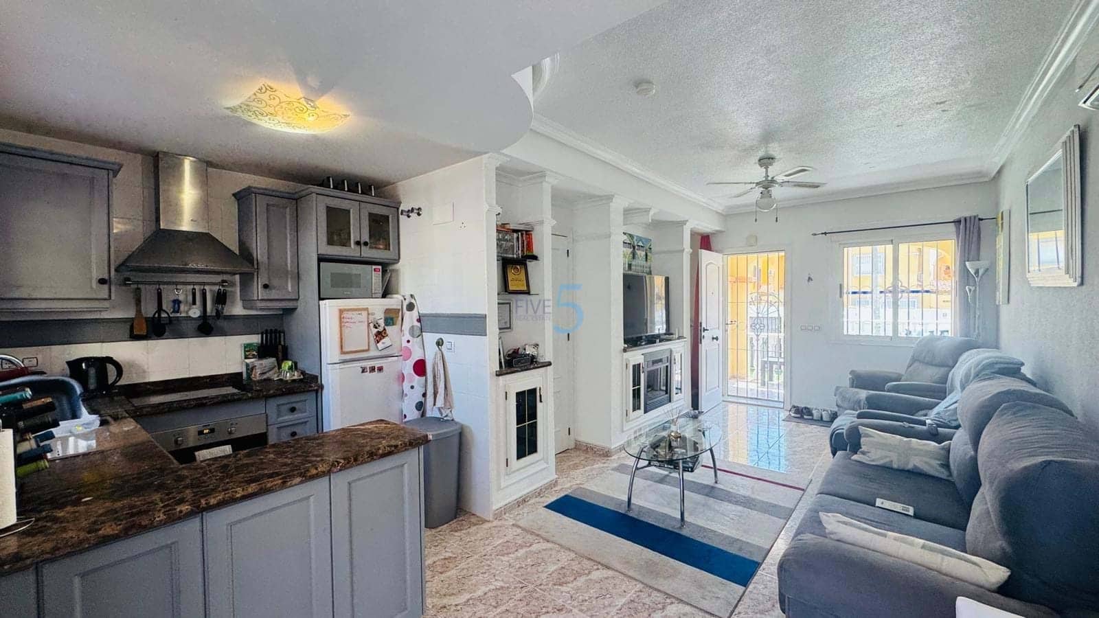 2 slaapkamer Huis te koop in La Zenia met zwembad - € 220.000 (Ref: 9873888)