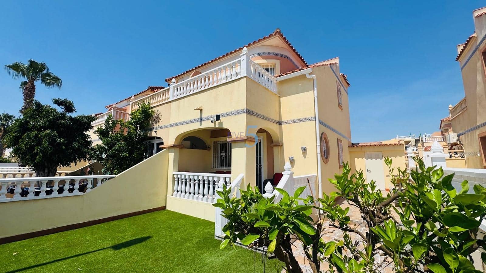 2 slaapkamer Huis te koop in La Zenia met zwembad - € 220.000 (Ref: 9873888)