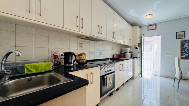 2 sypialnia Dom na sprzedaż w Torrevieja - 224 000 € (Ref: 9873889)