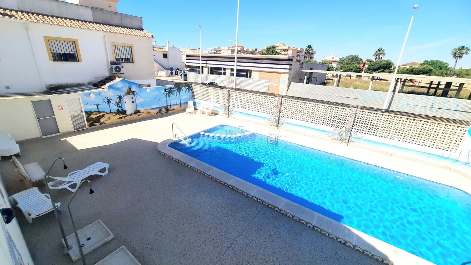 2 soveværelse Byhus til salg i San Pedro del Pinatar med swimmingpool - € 157.500 (Ref: 9875262)