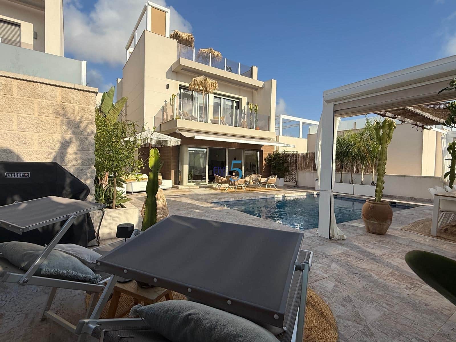 3 Zimmer Villa zu verkaufen in Villamartin mit Pool Garage - 520.000 € (Ref: 9875546)