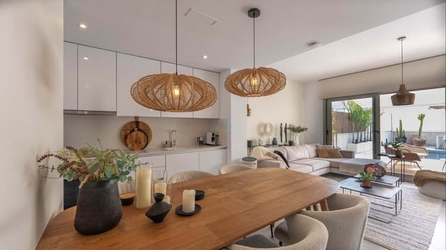 Chalet de 3 habitaciones en Villamartin, Orihuela en venta con piscina garaje - 520.000 € (Ref: 9875546)