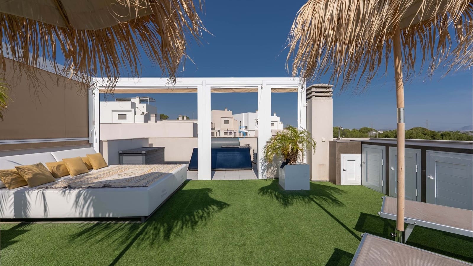 3 Zimmer Villa zu verkaufen in Villamartin mit Pool Garage - 520.000 € (Ref: 9875546)
