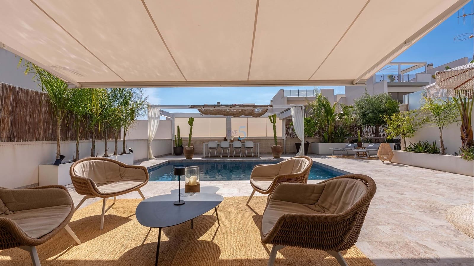3 Zimmer Villa zu verkaufen in Villamartin mit Pool Garage - 520.000 € (Ref: 9875546)