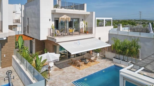Chalet de 3 habitaciones en Villamartin, Orihuela en venta con piscina garaje - 520.000 € (Ref: 9875546)