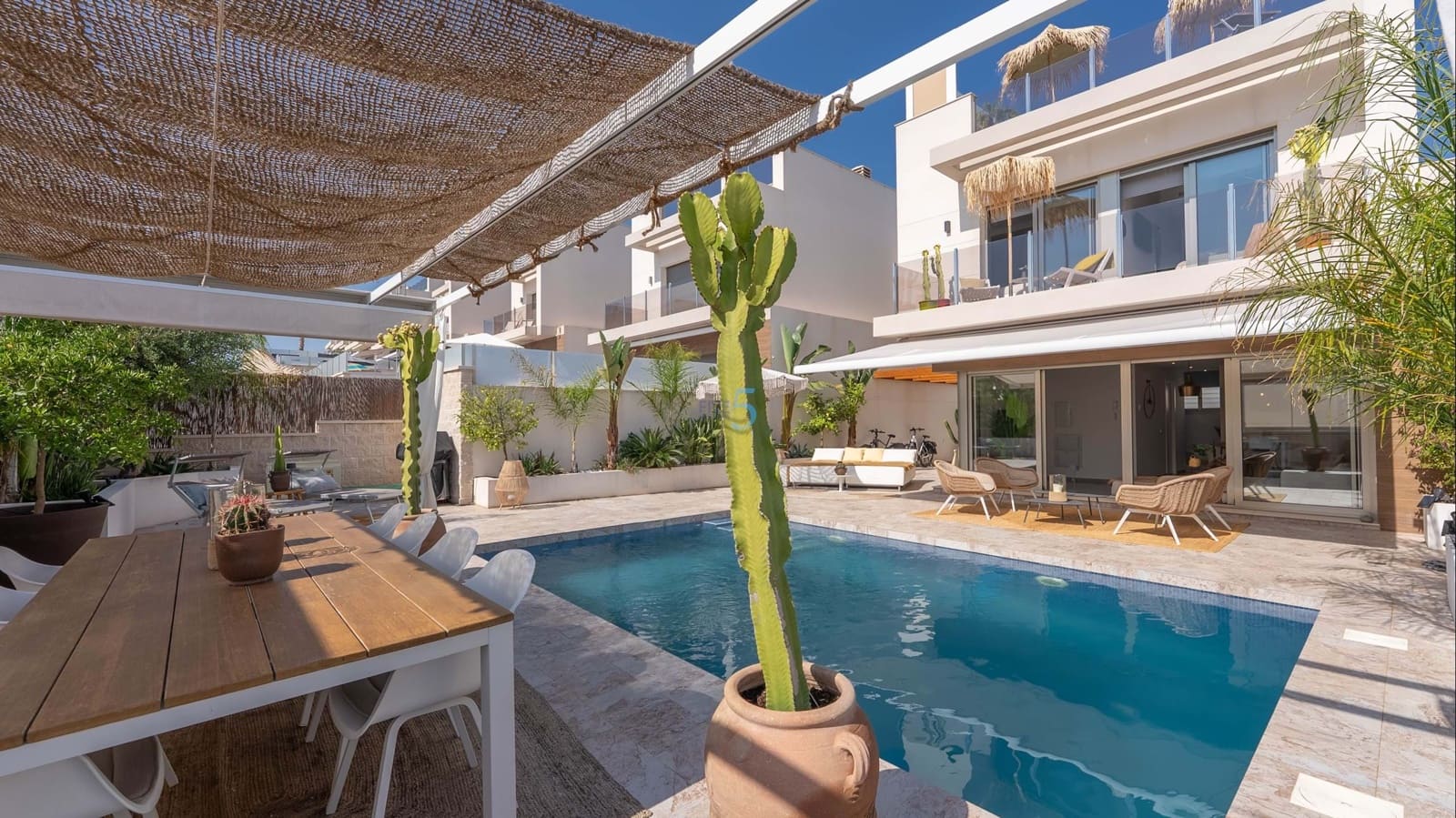 3 Zimmer Villa zu verkaufen in Villamartin mit Pool Garage - 520.000 € (Ref: 9875546)