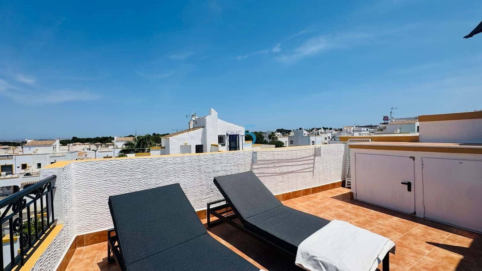 3 sypialnia Dom na sprzedaż w Los Altos z basenem garażem - 239 000 € (Ref: 9875548)
