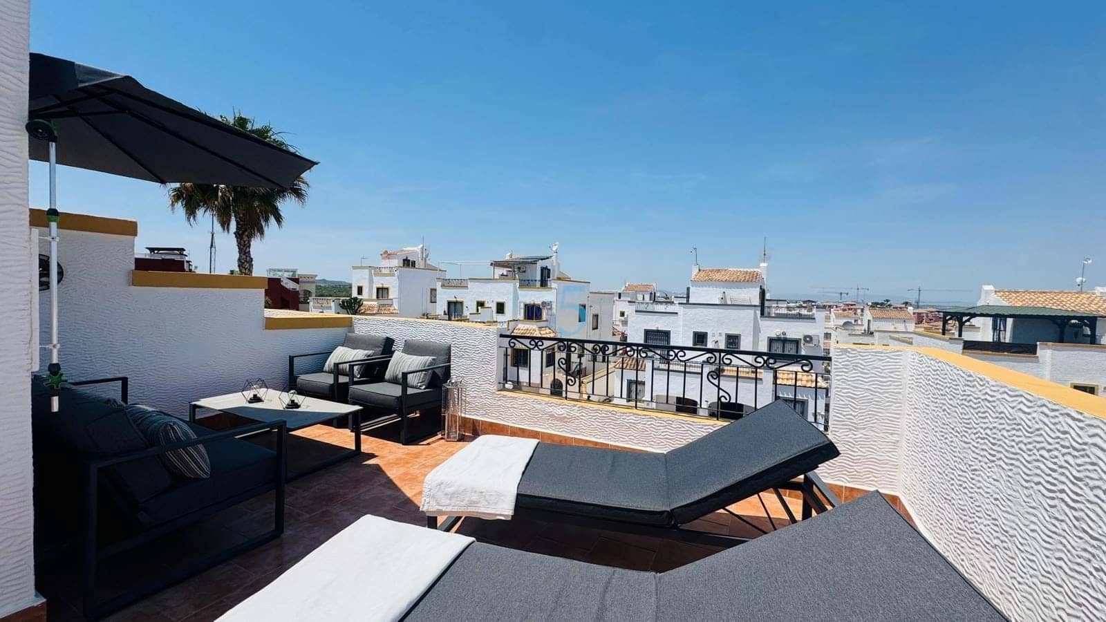 3 sypialnia Dom na sprzedaż w Los Altos z basenem garażem - 239 000 € (Ref: 9875548)