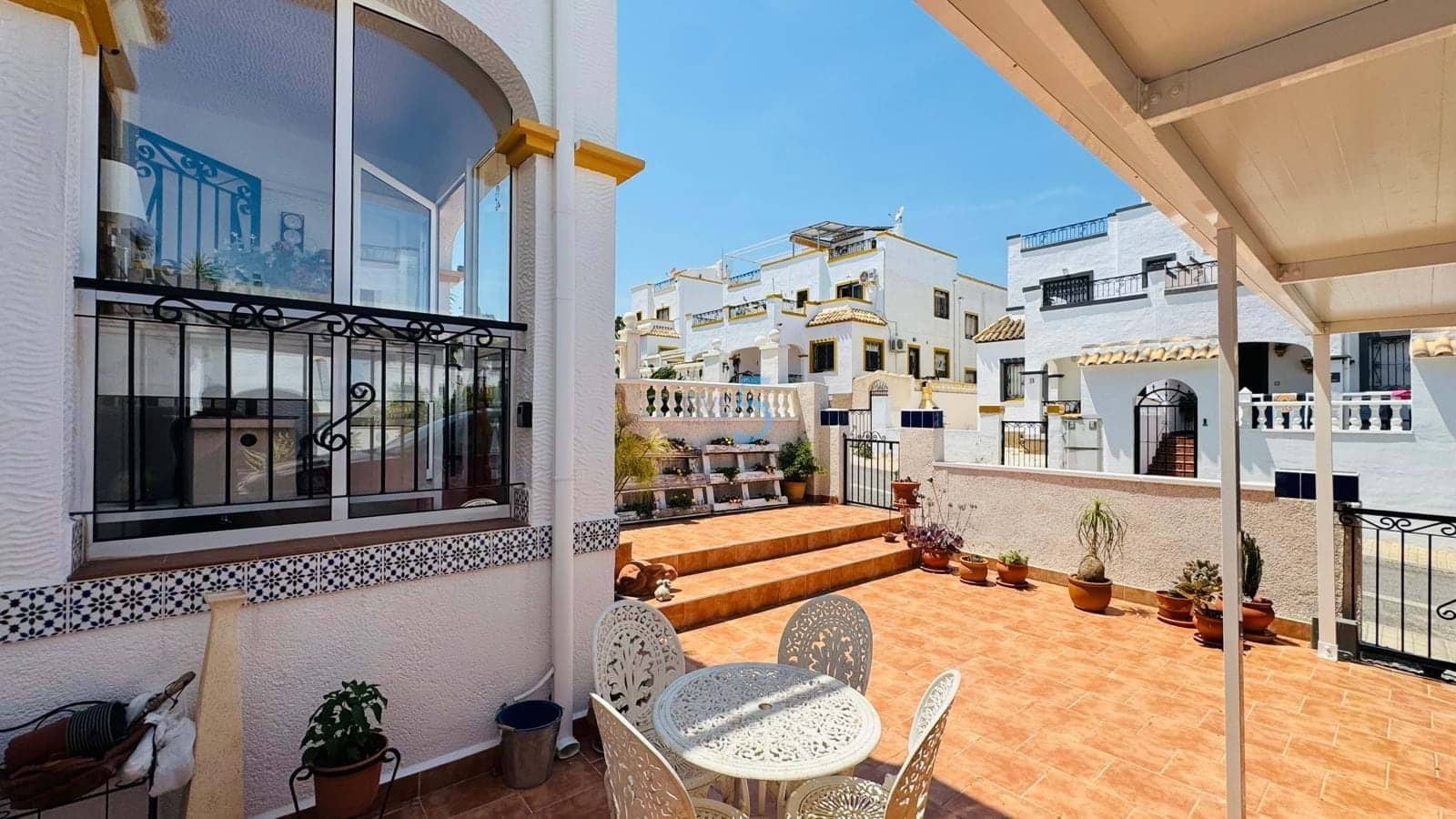 3 sypialnia Dom na sprzedaż w Los Altos z basenem garażem - 239 000 € (Ref: 9875548)
