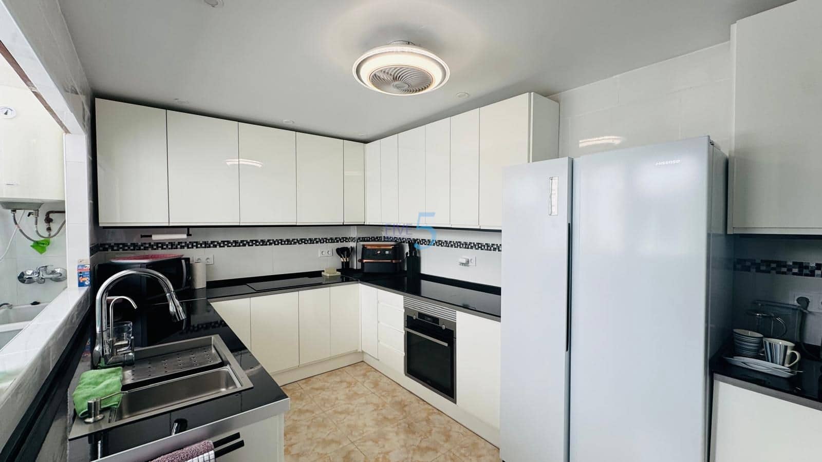 3 chambre Appartement à vendre à Torrevieja avec garage - 299 000 € (Ref: 9877496)