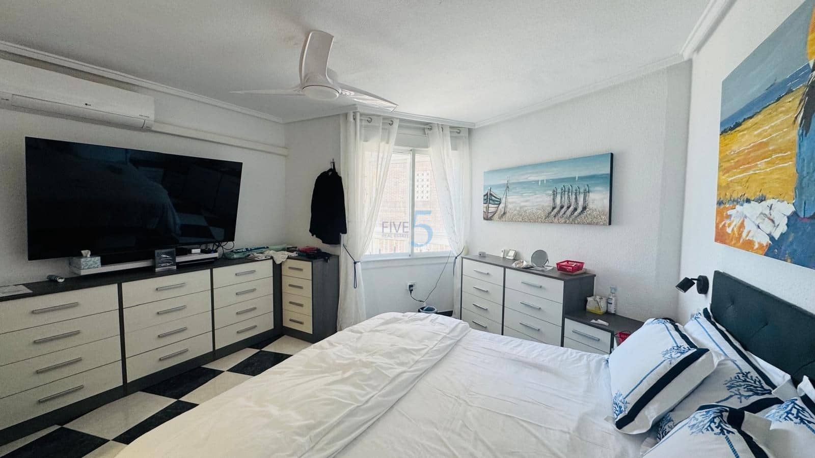 3 chambre Appartement à vendre à Torrevieja avec garage - 299 000 € (Ref: 9877496)