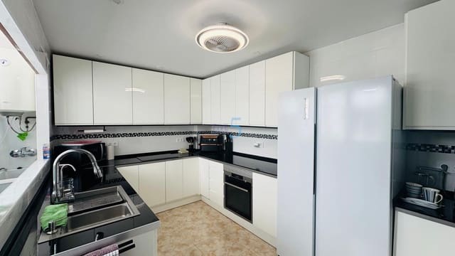 3 chambre Appartement à vendre à Torrevieja avec garage - 299 000 € (Ref: 9877496)