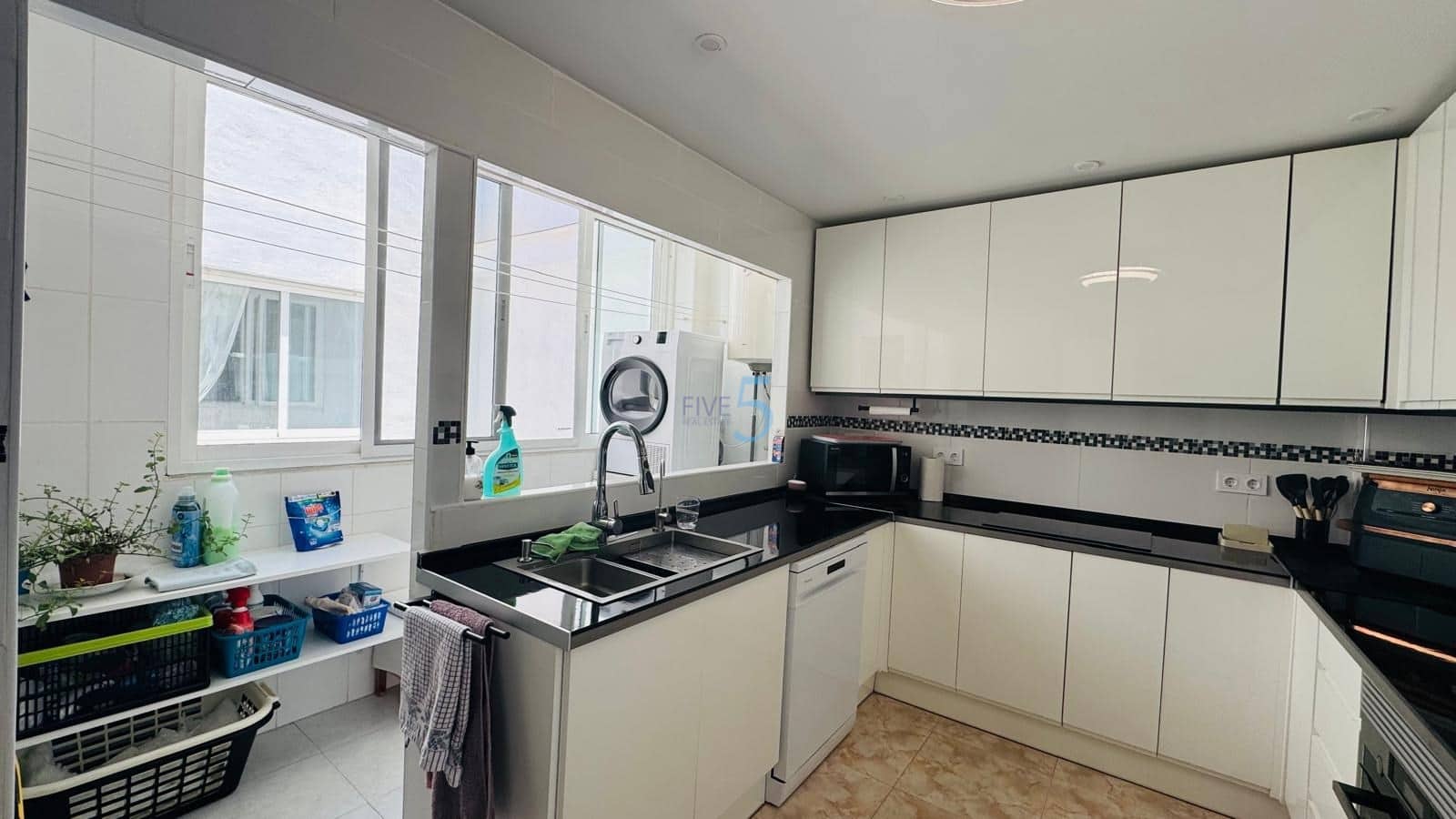 3 chambre Appartement à vendre à Torrevieja avec garage - 299 000 € (Ref: 9877496)