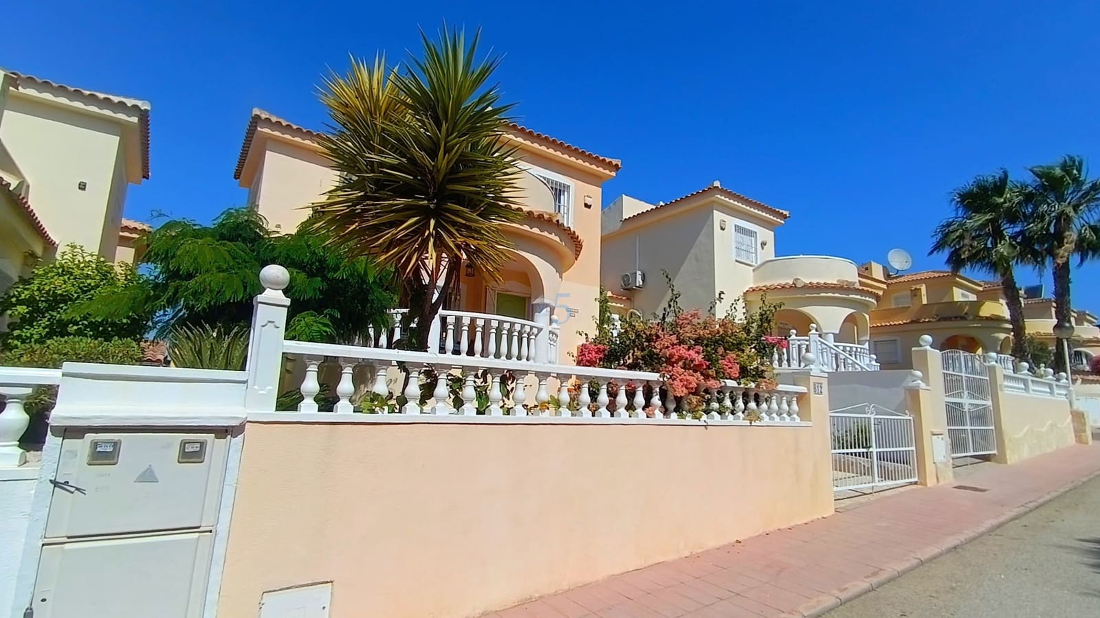 3 bedroom Villa for sale in Ciudad Quesada with pool - € 249,995 (Ref: 9877728)