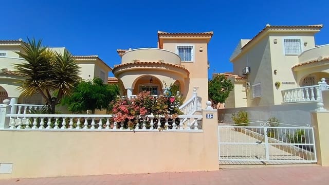 3 bedroom Villa for sale in Ciudad Quesada, Rojales with pool - € 249,995 (Ref: 9877728)