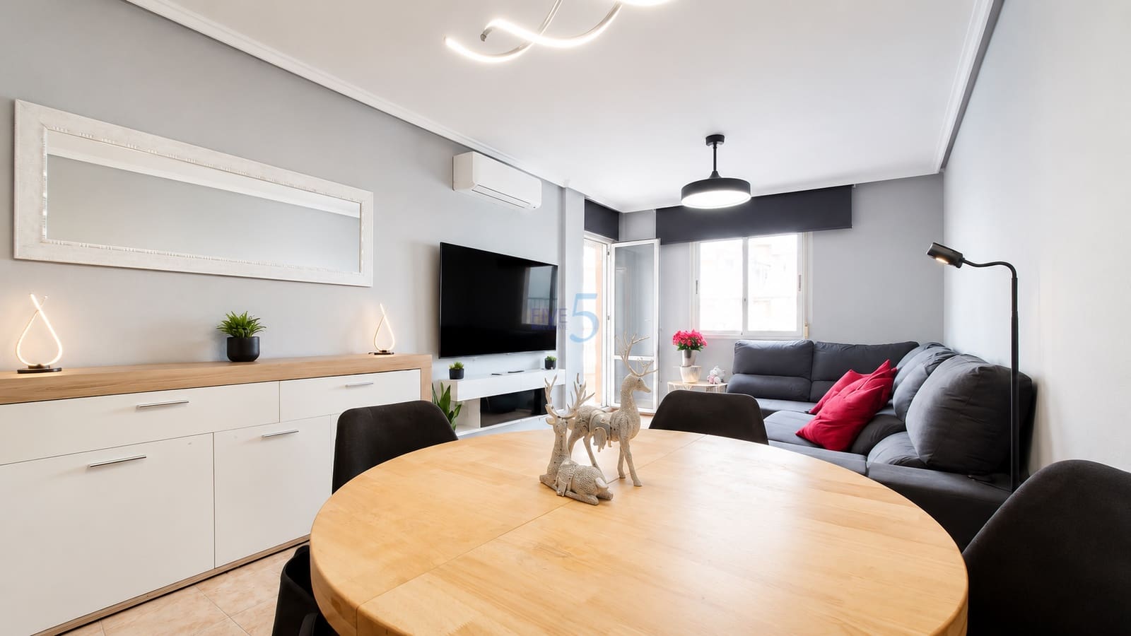 3 bedroom Apartment for sale in Torrevieja with pool - € 194,900 (Ref: 9879900)