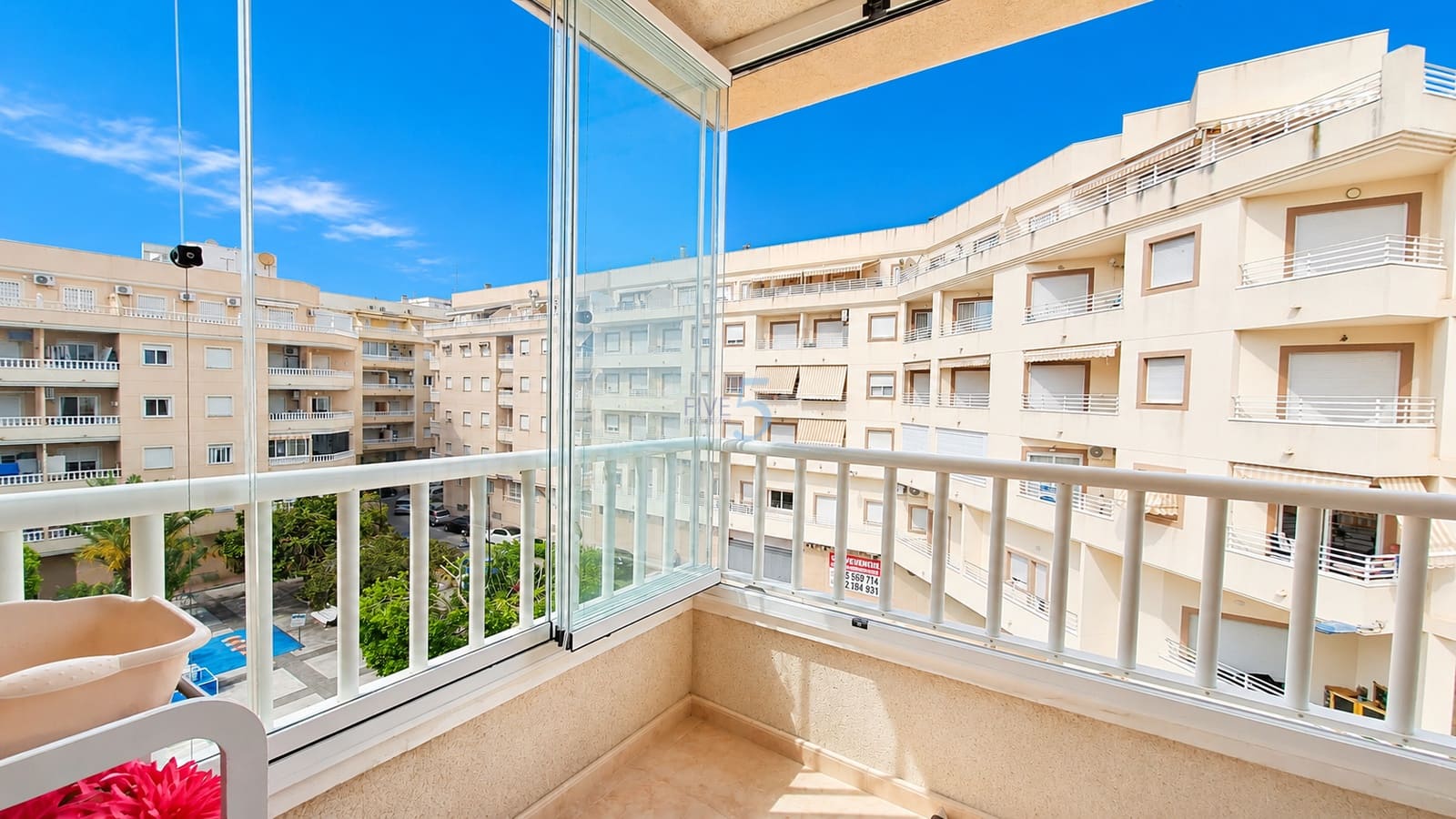 3 bedroom Apartment for sale in Torrevieja with pool - € 194,900 (Ref: 9879900)