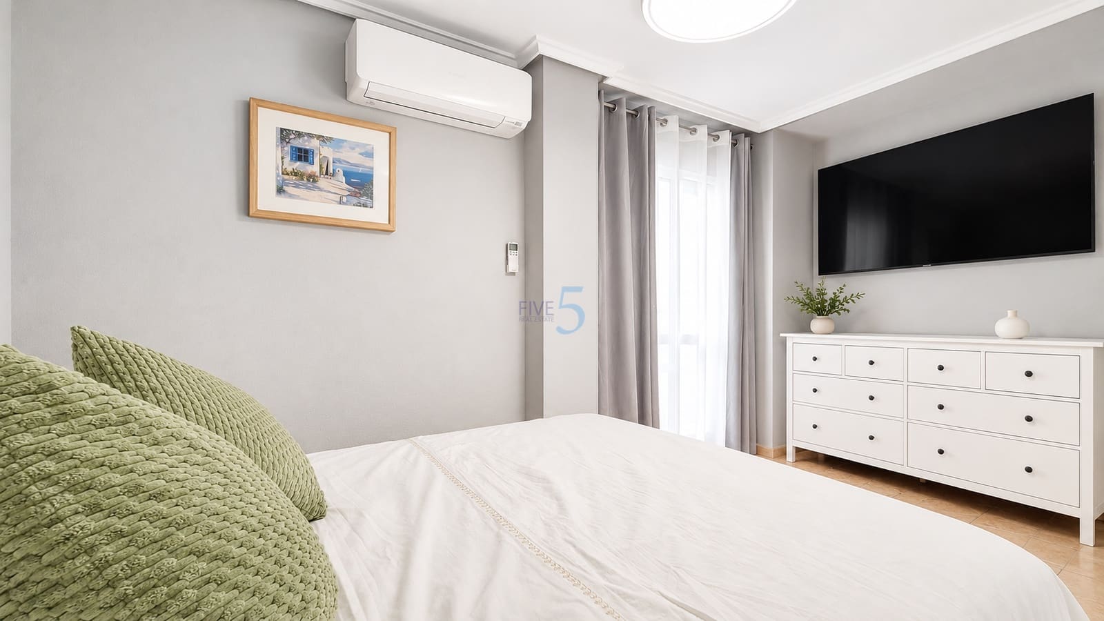 3 bedroom Apartment for sale in Torrevieja with pool - € 194,900 (Ref: 9879900)