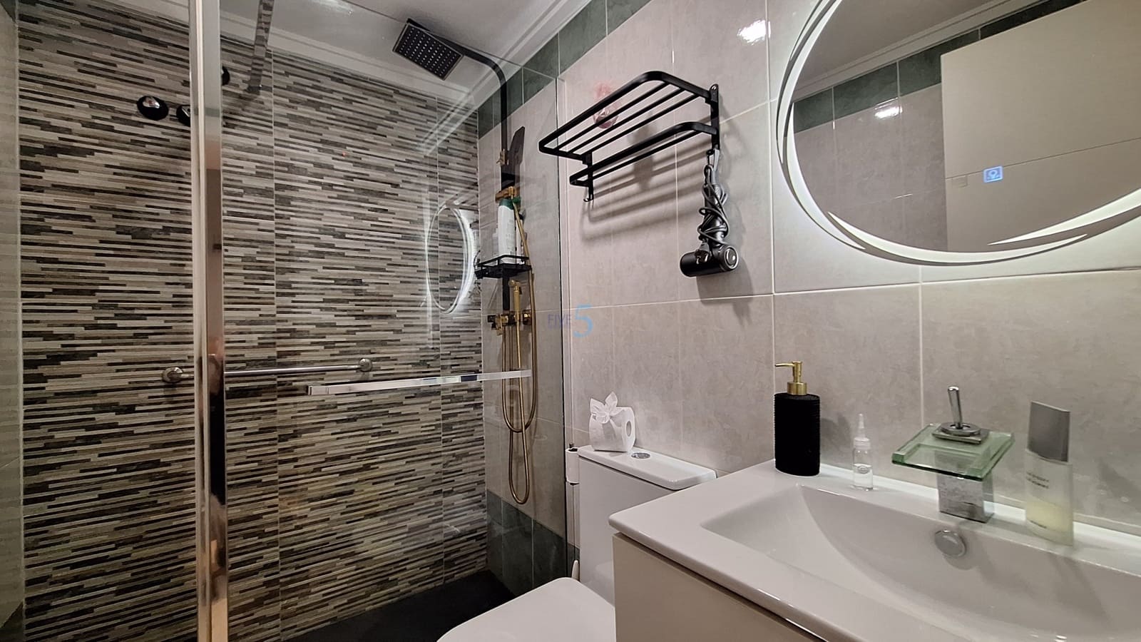 3 bedroom Apartment for sale in Torrevieja with pool - € 194,900 (Ref: 9879900)