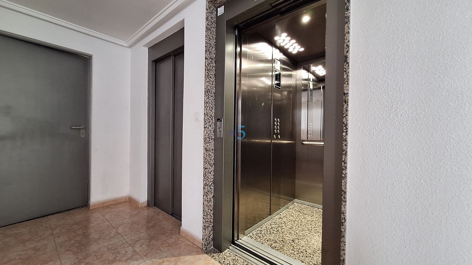 3 bedroom Apartment for sale in Torrevieja with pool - € 194,900 (Ref: 9879900)