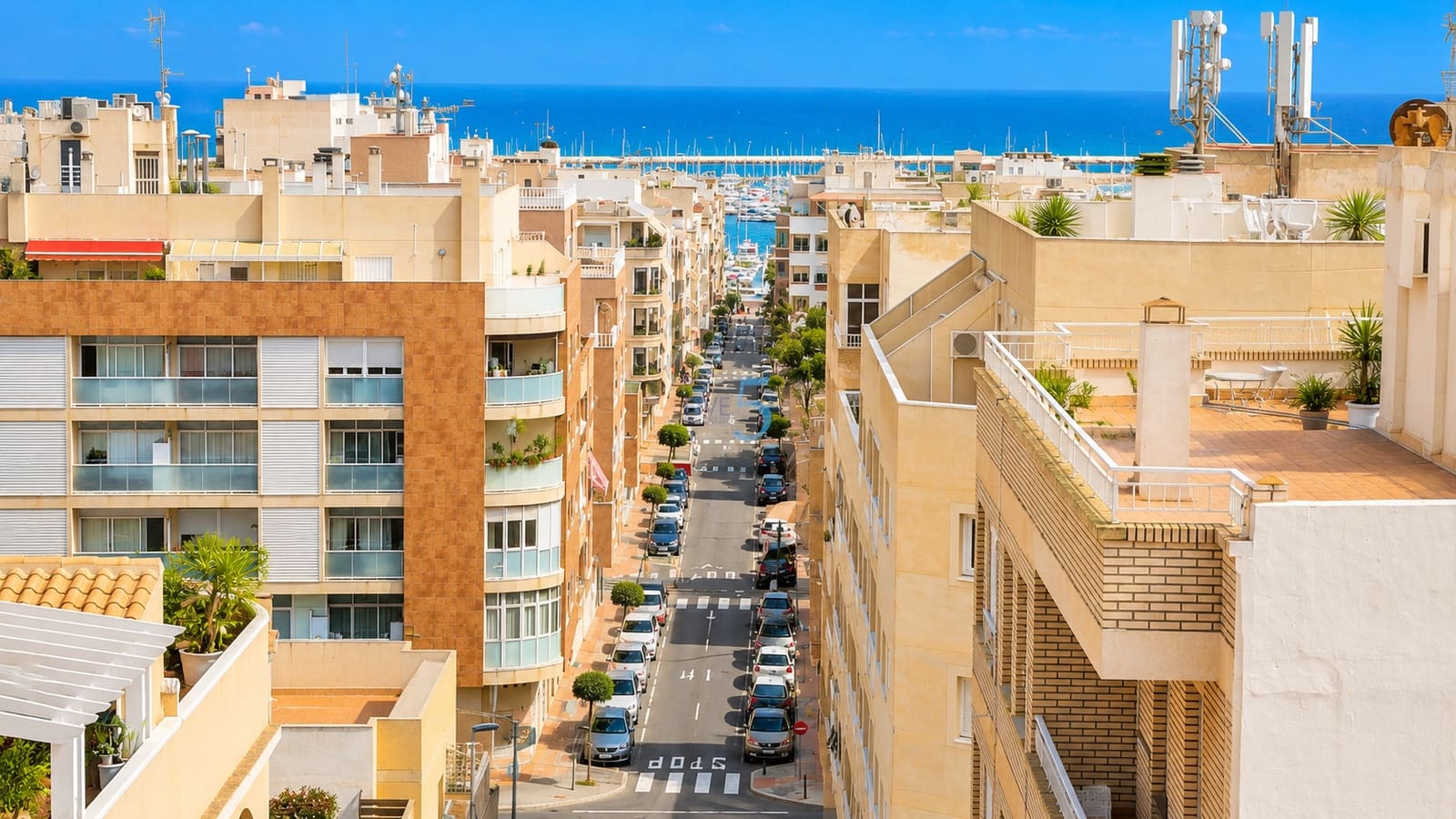 3 bedroom Apartment for sale in Torrevieja with pool - € 194,900 (Ref: 9879900)