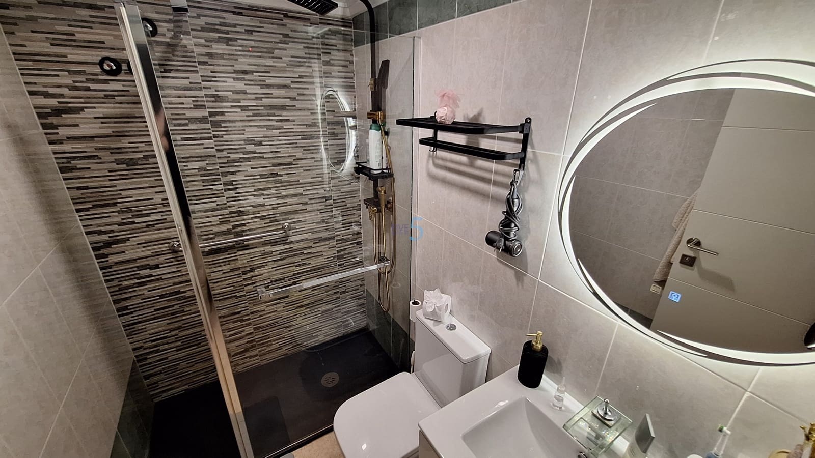3 bedroom Apartment for sale in Torrevieja with pool - € 194,900 (Ref: 9879900)