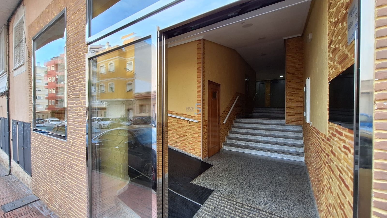 3 bedroom Apartment for sale in Torrevieja with pool - € 194,900 (Ref: 9879900)
