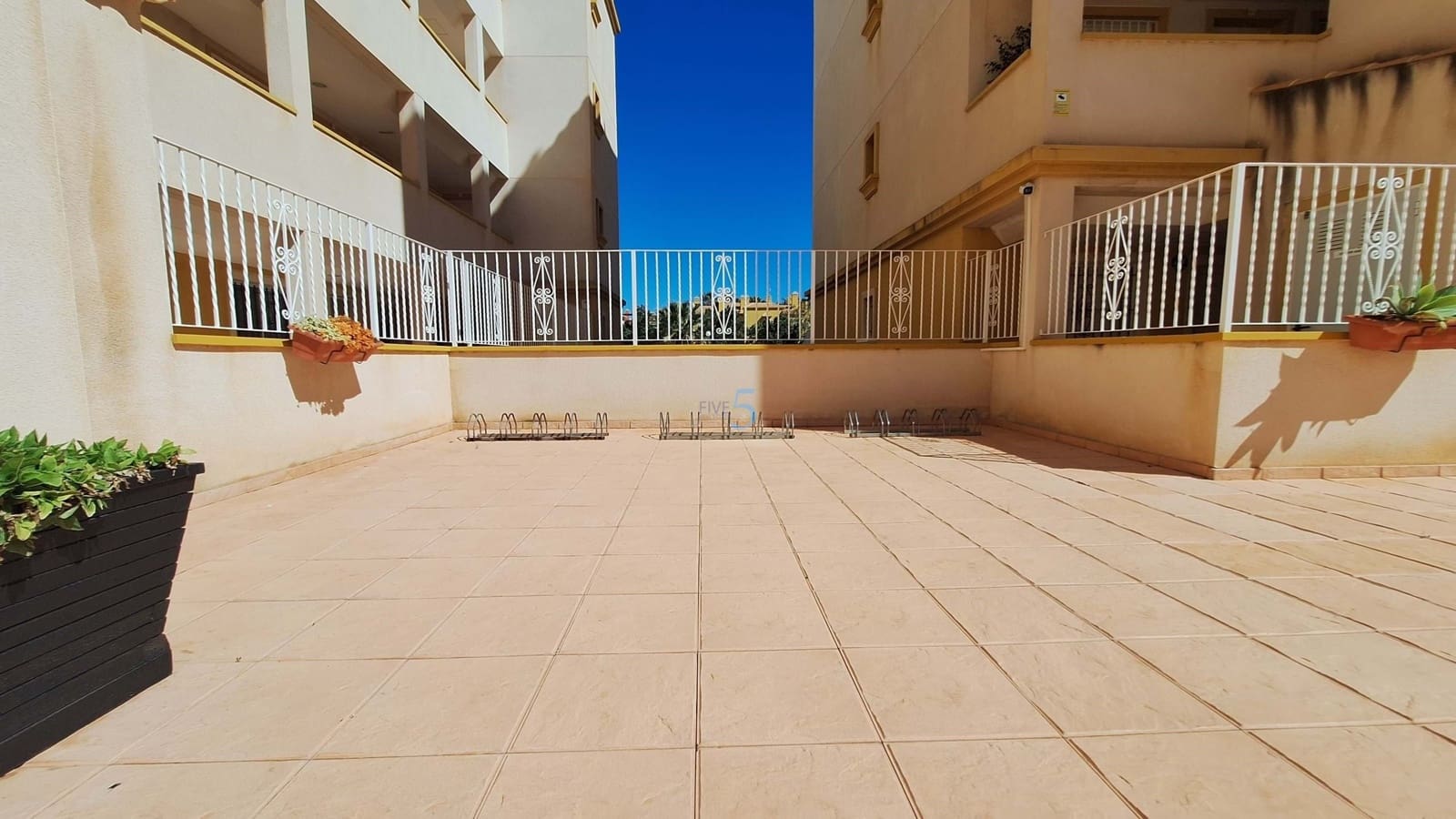 2 bedroom Apartment for sale in Mar de Cristal with pool garage - € 189,000 (Ref: 9879901)