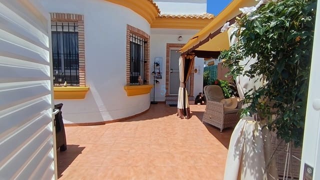2 Zimmer Villa zu verkaufen in El Raso, Guardamar del Segura mit Pool - 239.000 € (Ref: 9880250)