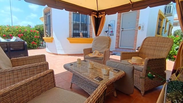 2 Zimmer Villa zu verkaufen in El Raso, Guardamar del Segura mit Pool - 239.000 € (Ref: 9880250)