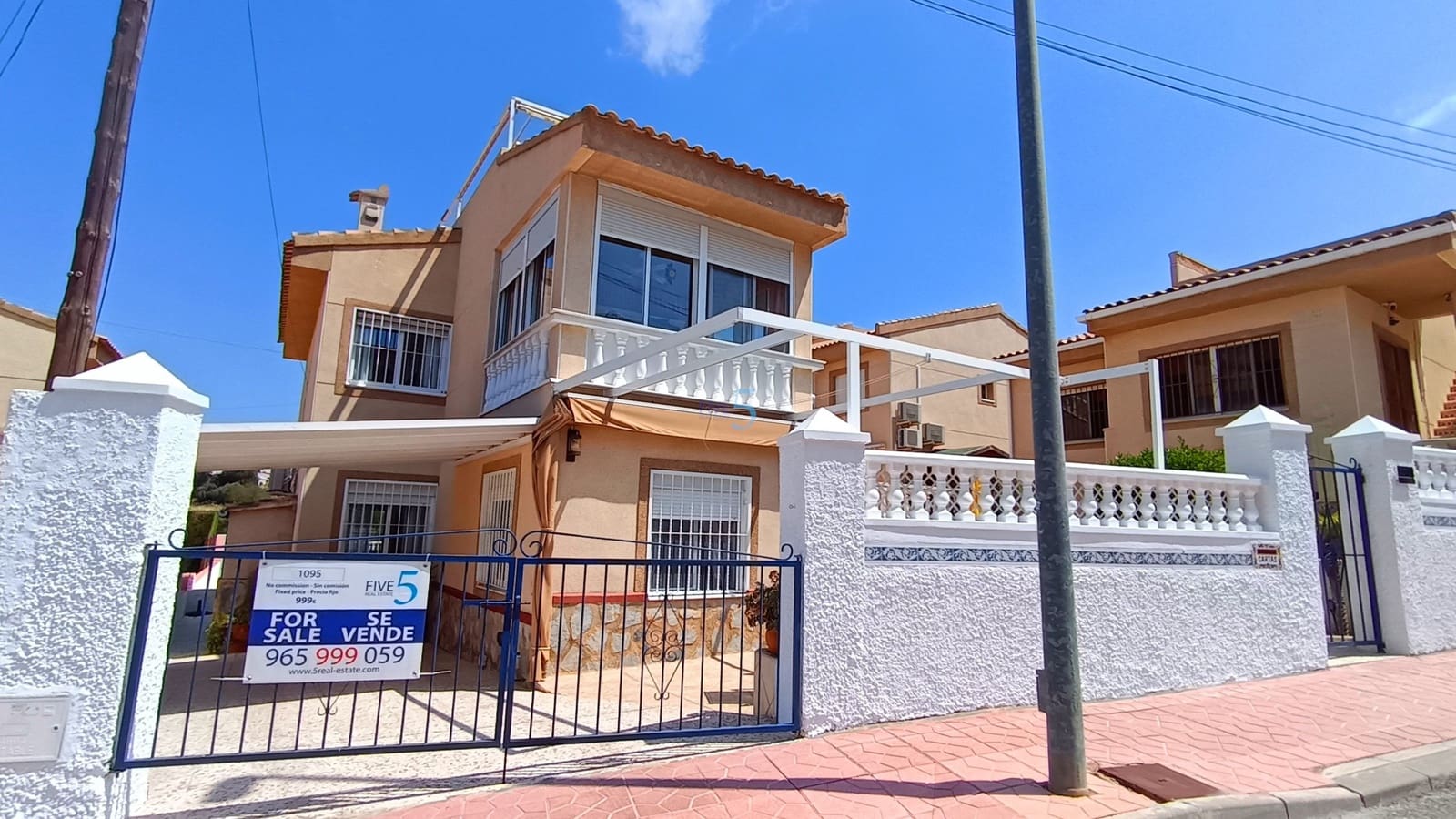 3 Zimmer Villa zu verkaufen in Ciudad Quesada mit Pool - 295.000 € (Ref: 9883603)