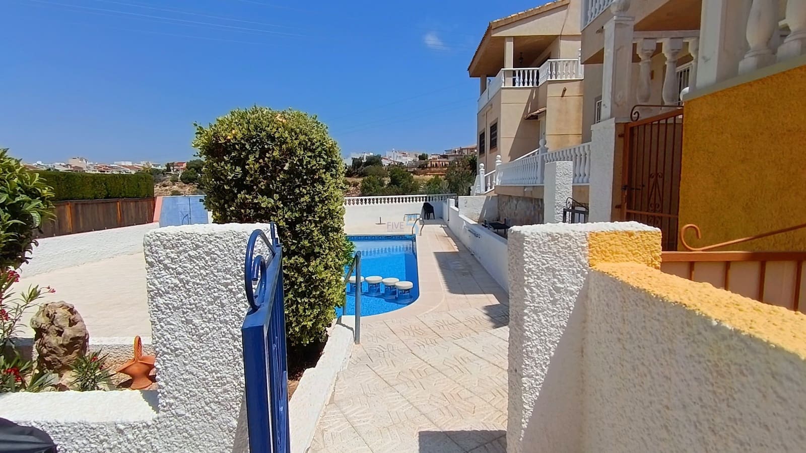 3 Zimmer Villa zu verkaufen in Ciudad Quesada mit Pool - 295.000 € (Ref: 9883603)